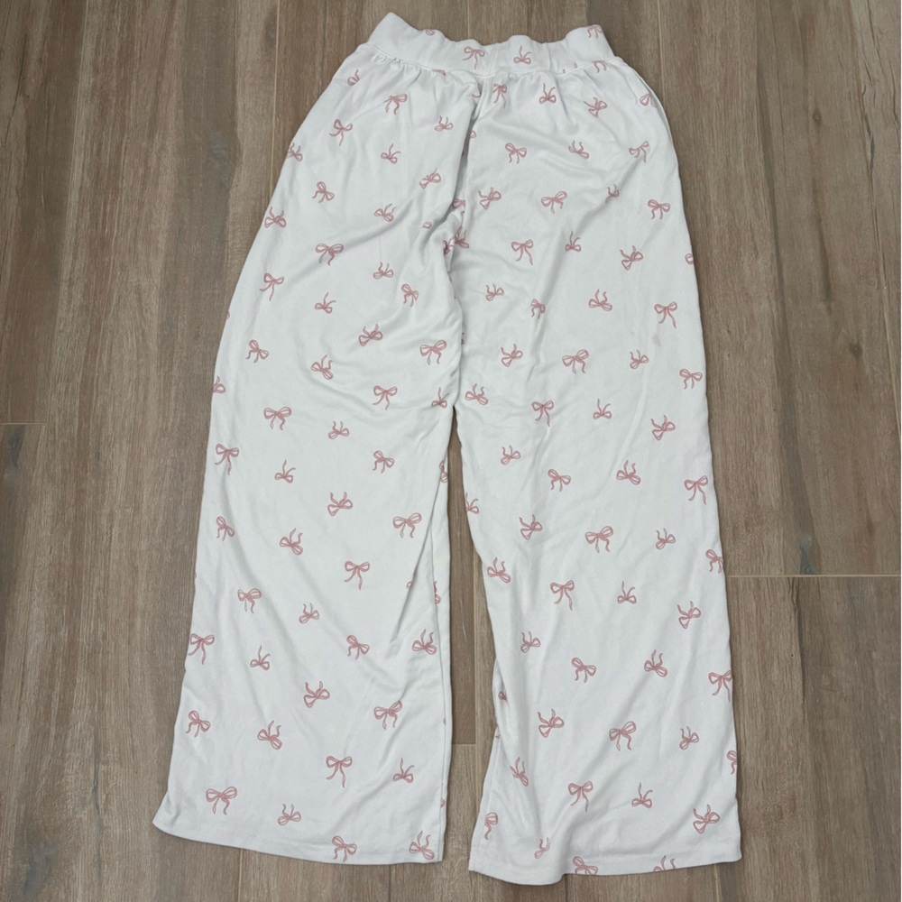 Hollister White Pajama Pants with Pink Bow Print